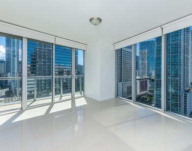 495 Brickell Ave - Photo Thumbnail 13