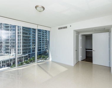 495 Brickell Ave - Photo Thumbnail 36