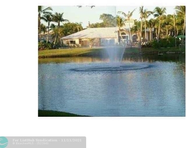 221 Palm Cir - Photo Thumbnail 13