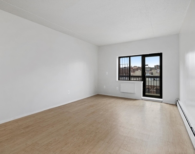 1425 Amsterdam Ave - Photo Thumbnail 1