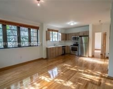 632 15th St Apt 202 - Photo Thumbnail 0