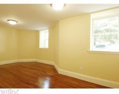 19 Parker Hill Ave - Photo Thumbnail 12