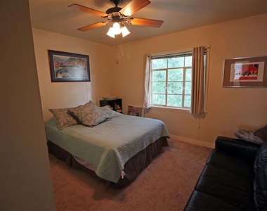 4526 Larch Ln - Photo Thumbnail 7