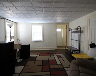 374 E Meadow Avenue - Photo Thumbnail 5