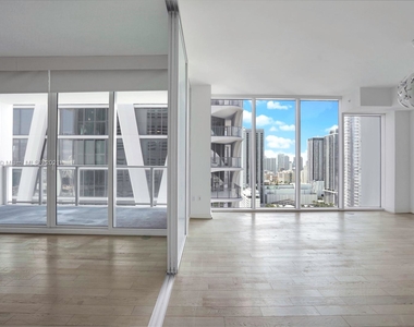 1040 Biscayne Blvd - Photo Thumbnail 1