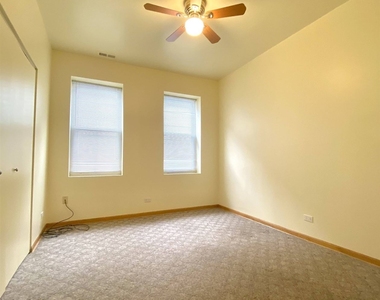 2456 W Moffat St # 2 - Photo Thumbnail 4