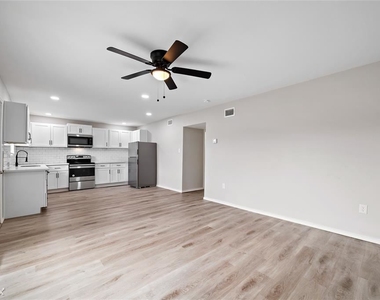 9711 Linkmeadow Ln Apt 15 - Photo Thumbnail 0