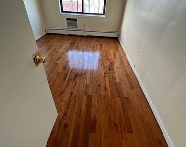 116 Irvington Avenue - Photo Thumbnail 2