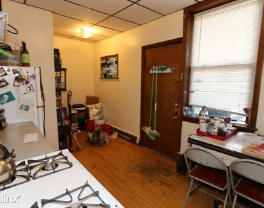 3827 N. Drake, Unit 3 - Photo Thumbnail 4