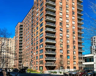 784 Columbus Avenue - Photo Thumbnail 9