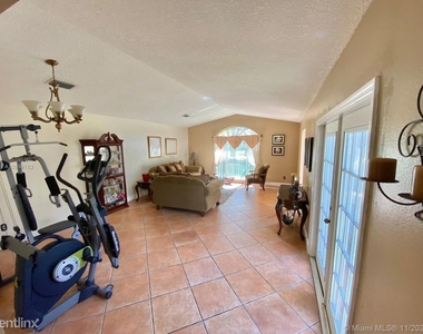 14761 Sw 170th Ter - Photo Thumbnail 8