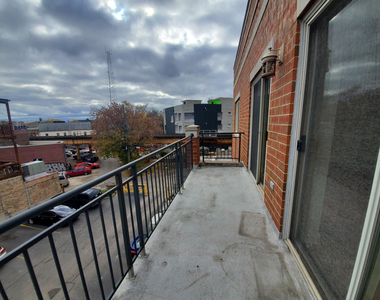 2318 N Milwaukee Ave - Photo Thumbnail 13