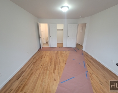 905 East 82 Street - Photo Thumbnail 5