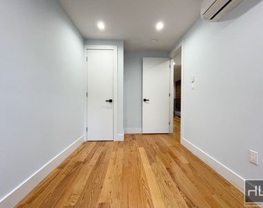 225 Halsey Street - Photo Thumbnail 9