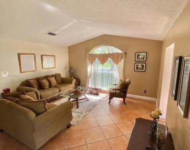 14761 Sw 170th Ter Iv - Photo Thumbnail 9