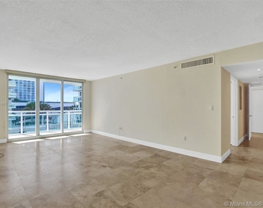 6917 Collins Ave - Photo Thumbnail 16