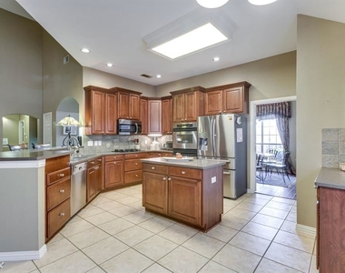 930 Briar Oaks Drive - Photo Thumbnail 18