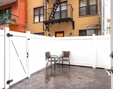 124 Ridge Street - Photo Thumbnail 4