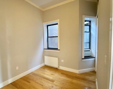 West 50th Street & 10th Ave *NO-FEE* With In-Unit Laundry  - Photo Thumbnail 11