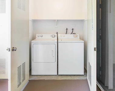 27800 N. Mcbean Parkway - Photo Thumbnail 14
