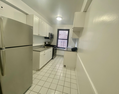 930 Grand Concourse - Photo Thumbnail 5