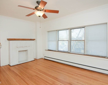 2835 W. Byron, Unit 2e - Photo Thumbnail 8