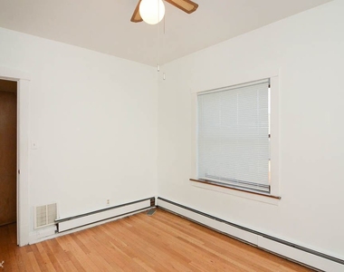 2835 W. Byron, Unit 2e - Photo Thumbnail 14