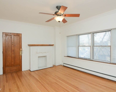 2835 W. Byron, Unit 2e - Photo Thumbnail 10