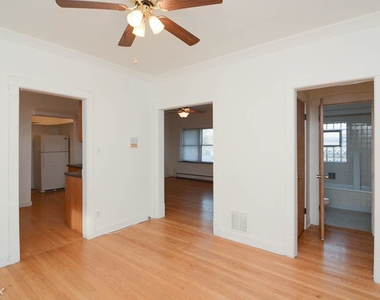 2835 W. Byron, Unit 2e - Photo Thumbnail 5