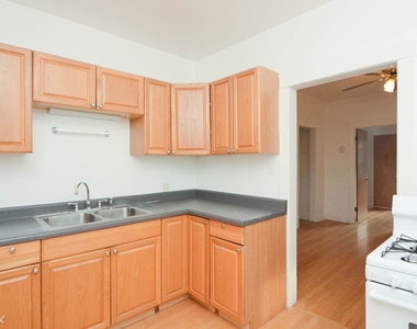 2835 W. Byron, Unit 2e - Photo Thumbnail 3