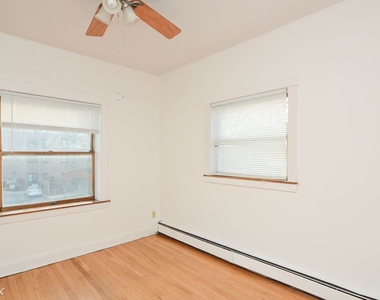 2835 W. Byron, Unit 2e - Photo Thumbnail 16