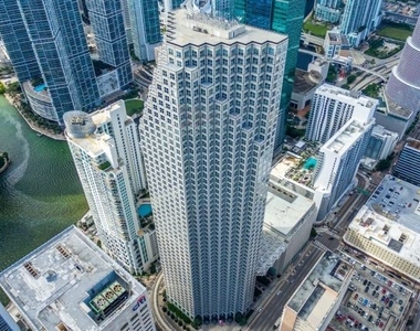 1425 Brickell Ave - Photo Thumbnail 1