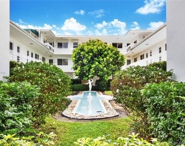 9920 Collins Ave - Photo Thumbnail 4