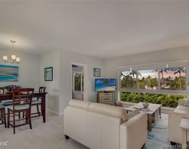 9920 Collins Ave - Photo Thumbnail 5