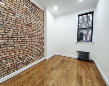 307 Mott Street - Photo Thumbnail 5