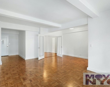 136 East 55th Street - Photo Thumbnail 1