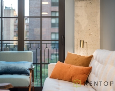 187 Kent Avenue - Photo Thumbnail 2