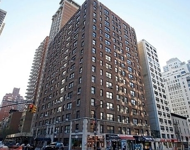 East 58th Street - Photo Thumbnail 8