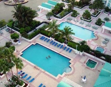 16500 Collins Ave - Photo Thumbnail 2