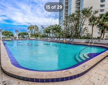 1717 N Bayshore Dr Apt 1948 - Photo Thumbnail 12