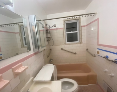 2423 E Northern Pkwy - Photo Thumbnail 2