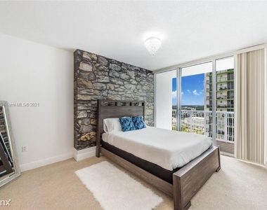 1750 N Bayshore Drive 3109 - Photo Thumbnail 10