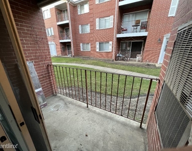 489 Leslie Ct 102 - Photo Thumbnail 7