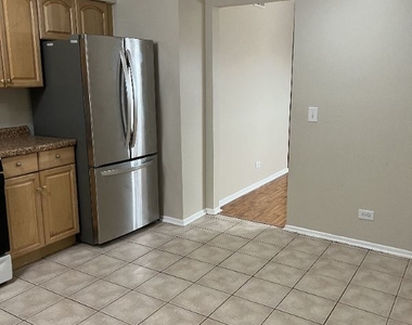 489 Leslie Ct 102 - Photo Thumbnail 2