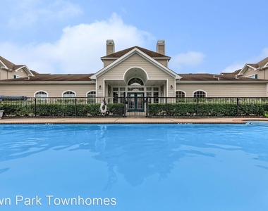 9950 Town Park Townhomes - Photo Thumbnail 14