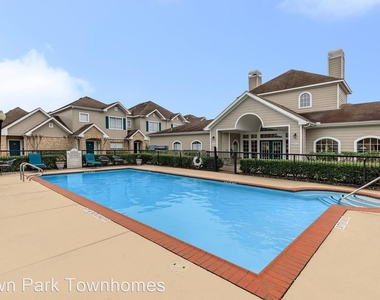 9950 Town Park Townhomes - Photo Thumbnail 5