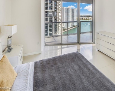 495 Brickell Ave 2806 - Photo Thumbnail 5