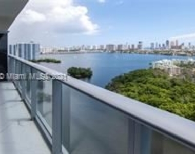 16385 Biscayne Blvd Unit 2016 - Photo Thumbnail 1