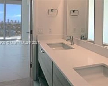 16385 Biscayne Blvd Unit 2016 - Photo Thumbnail 11