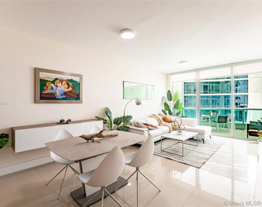 900 Biscayne Blvd - Photo Thumbnail 4